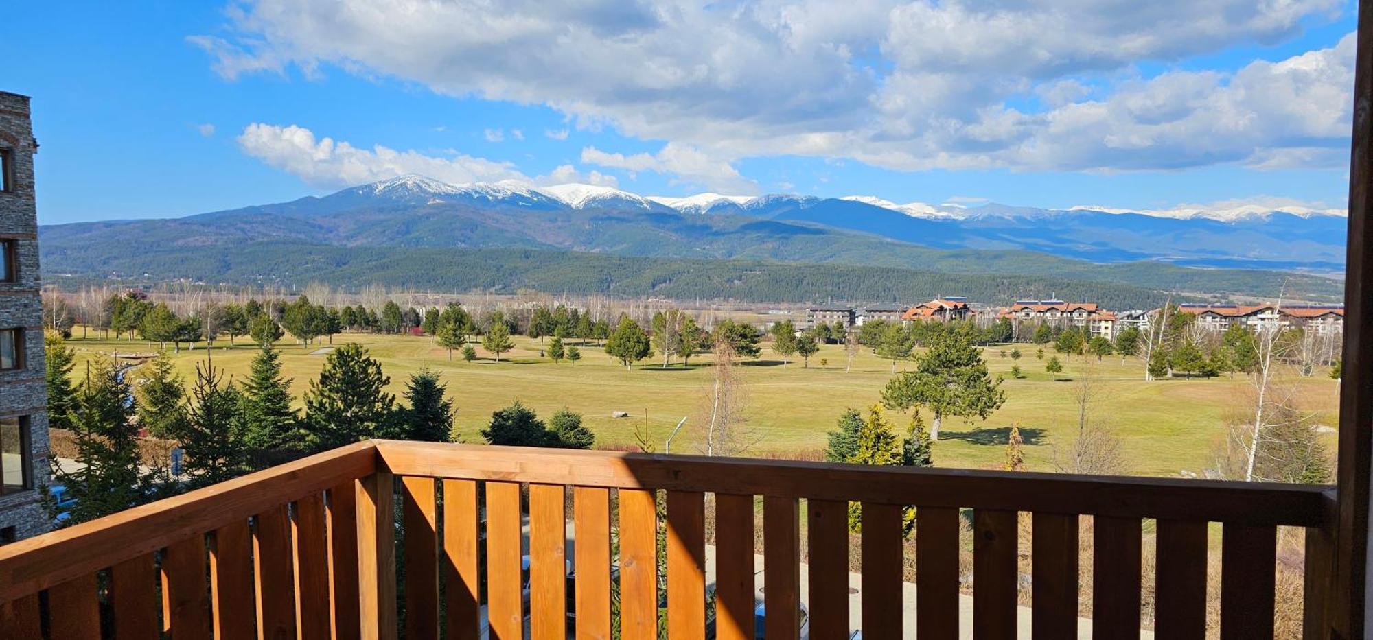Green Peaks Suite In Pirin Golf & County Club Ράζλογκ Εξωτερικό φωτογραφία