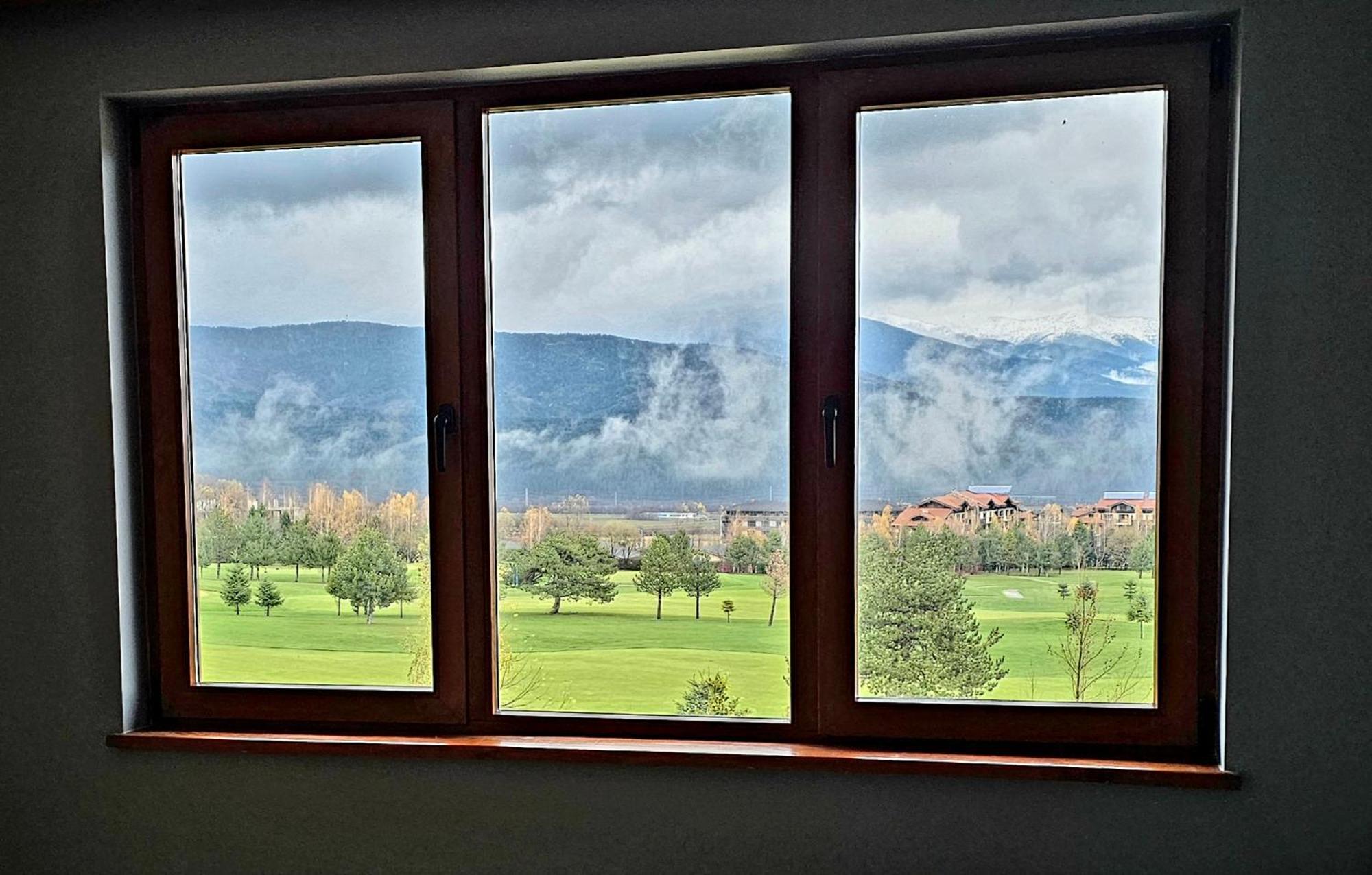 Green Peaks Suite In Pirin Golf & County Club Ράζλογκ Εξωτερικό φωτογραφία