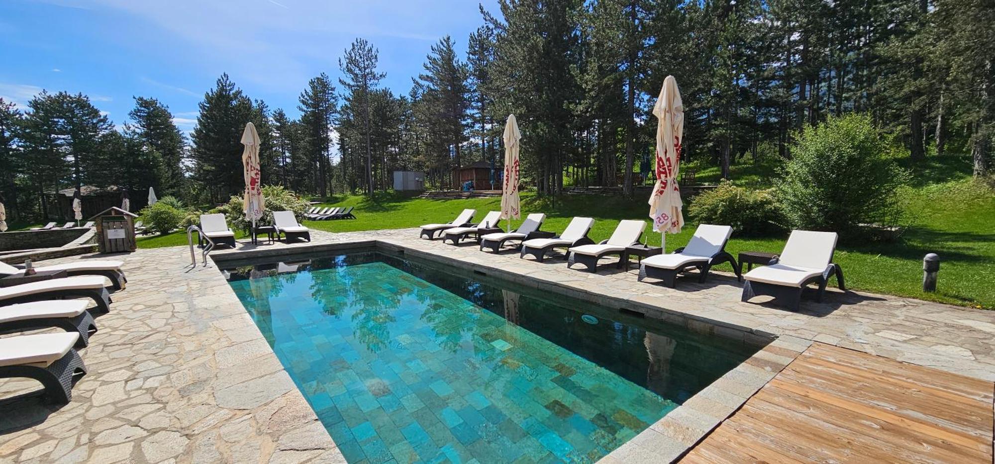 Green Peaks Suite In Pirin Golf & County Club Ράζλογκ Εξωτερικό φωτογραφία