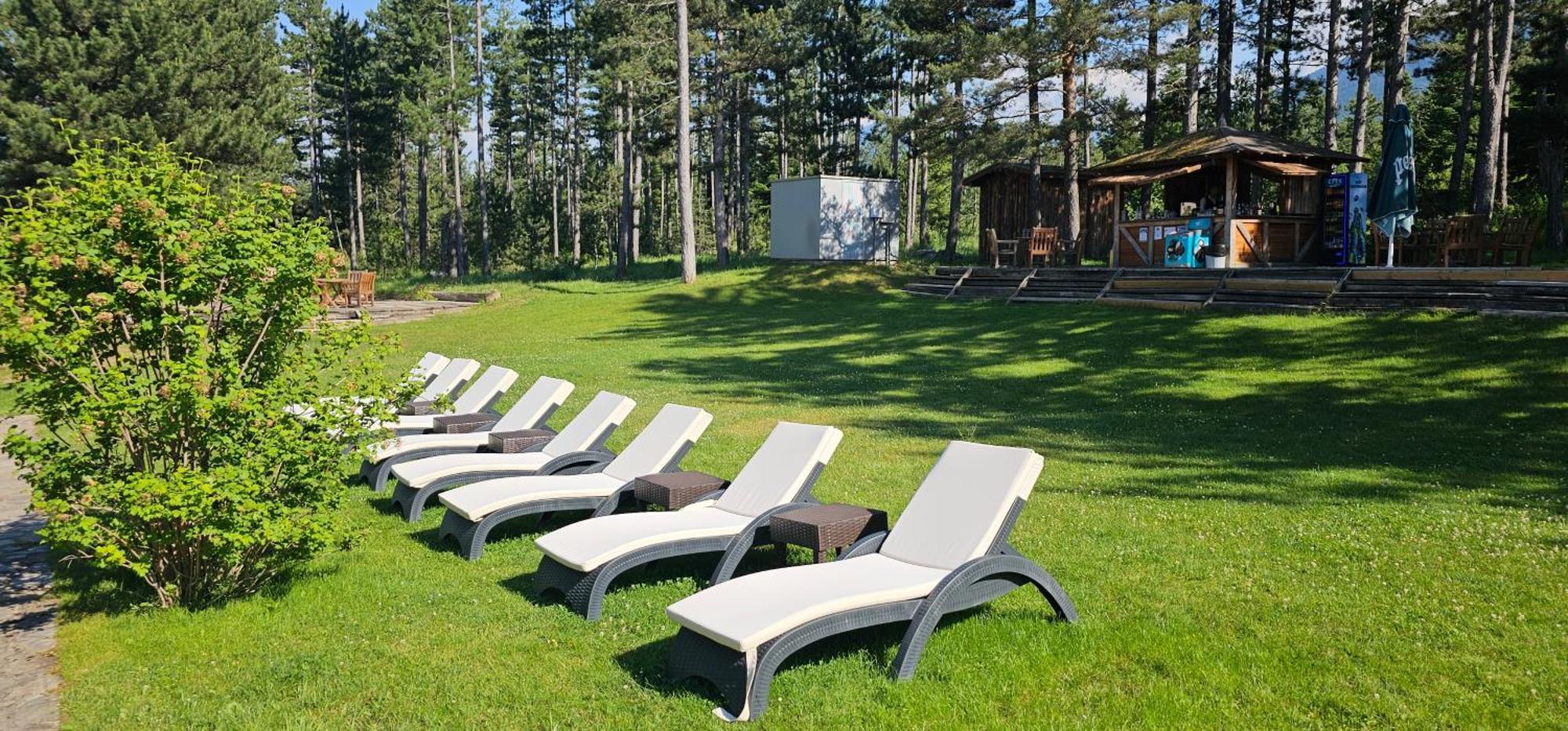 Green Peaks Suite In Pirin Golf & County Club Ράζλογκ Εξωτερικό φωτογραφία